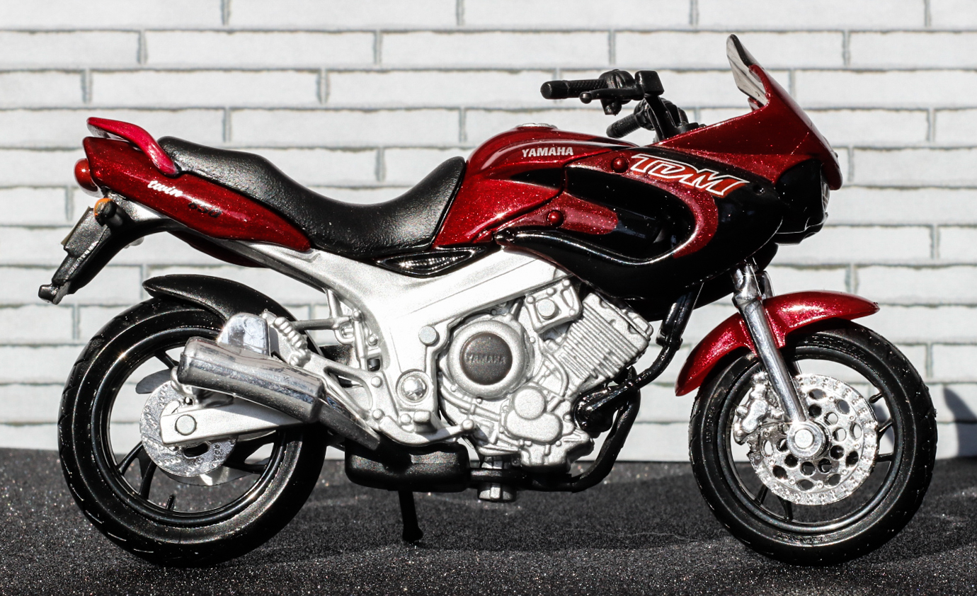 Maisto Yamaha TDM850